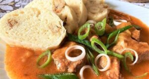 Vepřová plec na cibuli se zelím: Rychlá a poctivá varianta oblíbené klasiky