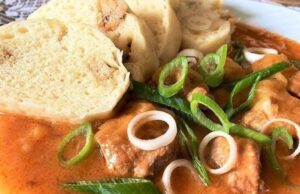 Vepřová plec na cibuli se zelím: Rychlá a poctivá varianta oblíbené klasiky