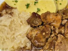 Poctivé vepřové výpečky s domácím bramborovým knedlíkem a zelím