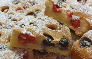 Vláčná jogurtová bublanina s citronovou kůrou: Recept, který nikdy nevyschne