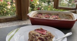 Zdravé mlsání – Banánový zákusek s ovesnými vločkami, jahodami a datlemi!