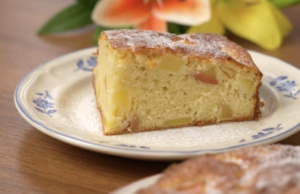 Jednoduchý recept na vynikající jablečný koláč, který krásně provoní váš domov!