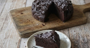 Zdravé mlsání: Jednoduchý recept na čokoládový dort BEZ MOUKY!