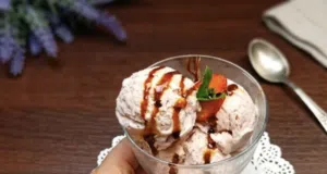 Jednoduchý recept na vynikající domácí zmrzlinu s jahodovým nádechem!