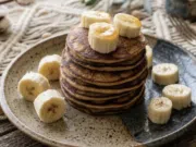 Inspirace na zdravou snídani – Vyzkoušejte tyto banánové lívanečky!