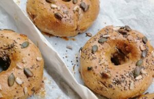 Fitness bagely z cottage sýru: Rychlá svačina plná bílkovin bez kynutí