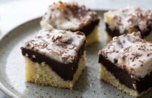 Luxusní CIK CAK buchta s čokoládovým pudinkem a zakysanou smetanou