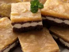 Dvoubarevná buchta s tvarohem a skořicovými jablky: Dezert, který si zamilujete na první sousto