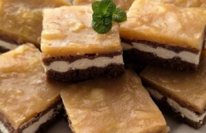 Dvoubarevná buchta s tvarohem a skořicovými jablky: Dezert, který si zamilujete na první sousto