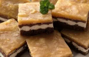 Dvoubarevná buchta s tvarohem a skořicovými jablky: Dezert, který si zamilujete na první sousto