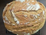 Domácí chleba bez hnětení: Křupavý krasavec, který kyne, zatímco vy spíte