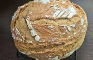 Domácí chleba bez hnětení: Křupavý krasavec, který kyne, zatímco vy spíte