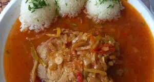 Cikánské vepřové žebírko s rýží: Poctivá klasika s lečem