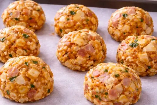 Domácí hermelínové kuličky se slaninou: Křupavá delikatesa, která se rozplývá na jazyku