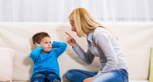 Vymodlený syn se mění v agresora: Ve školce se ho děti bojí a já se propadám hanbou