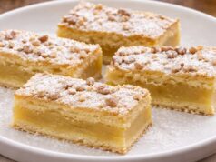 Jablečná buchta s pudinkem: Extra šťavnatý recept s ořechovou krustou!