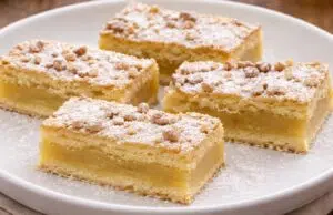 Jablečná buchta s pudinkem: Extra šťavnatý recept s ořechovou krustou!