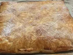 Pudinkové řezy z listového těsta: Rychlý jablečný dezert, který si děti zamilují!