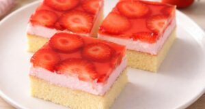 Krémové jahodové řezy se želatinou: Nadýchané osvěžení, které si zamilujete