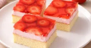 Krémové jahodové řezy se želatinou: Nadýchané osvěžení, které si zamilujete