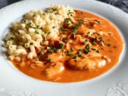 Kuře na paprice z vývaru: Chytrý a levný recept na poctivý domácí oběd