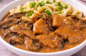 Kuřecí plátky na hříbkách: Krémová omáčka s vůní lesa, kterou si zamilujete