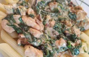 Rychlá kuřecí směs se špenátem a Lučinou: Krémový oběd za pár minut