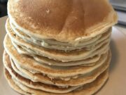 Rychlé lívance bez kynutí: Nadýchaná snídaně z jedné mísy hotová za pár minut!