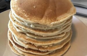 Rychlé lívance bez kynutí: Nadýchaná snídaně z jedné mísy hotová za pár minut!