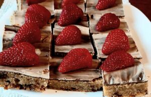 Legendární Margot buchta: Vláčné těsto se smetanou a čokoládou, které musíte zkusit!