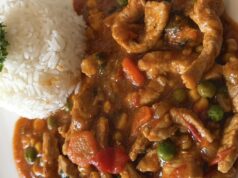 Pikantní vepřové nudličky se zeleninou: Rychlá minutka z jedné pánve!