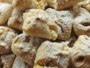 Tvarohové šátečky s rozinkami v rumu: Rychlá a nadýchaná dobrota z listového těsta