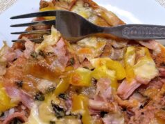 Rychlá toustová pizza: Křupavá večeře hotová za pár minut Zapékanka z toustového chleba se šunkou, sýrem a paprikou.