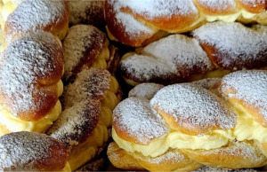 Domácí nadýchané pudinkáče s luxusním banánovým krémem
