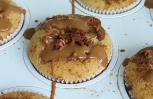 Lotuskové muffiny s tekutým středem: Karamelové potěšení, kterému neodoláte