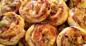 Luxusní pizza šneci z listového těsta: Rychlá slaná dobrota styl „co dům dal“