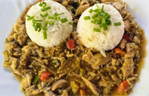 Rychlá kuřecí směs se zeleninou a rýží: Geniální recept ze zbytků pečeného kuřete