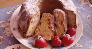 Vláčná hrníčková bábovka s jahodami: Rychlý recept, který se vždy povede
