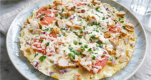 Blesková letní pizza z pánve za 15 minut: Žádné kynutí ani válení těsta, stačí jen smíchat a nalít!