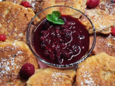 Dokonalá víkendová snídaně hotová za pár minut: Nadýchané jablečné lívance se skořicí, které provoní celý dům!
