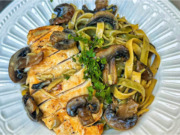 Lepší než z italské restaurace: Fettuccine s krémovými žampiony a kuřecím masem, které zůstane dokonale šťavnaté