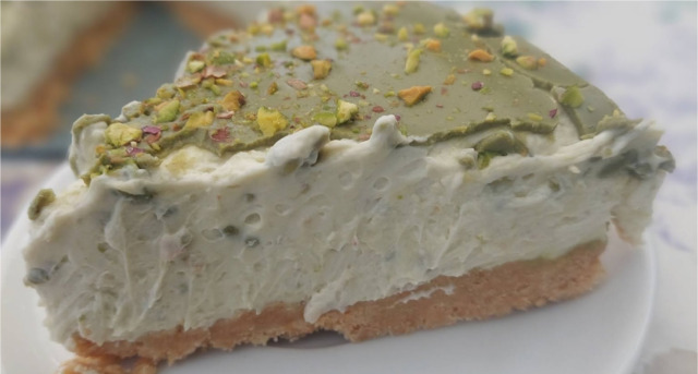 bleskovy-nepeceny-pistaciovy-dort-s-mascarpone-luxusni-letni-dezert-bez-zapinani-764