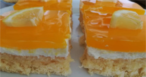 Citronové vitacitové řezy se smetanovým krémem a svěží polevou