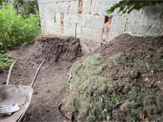 Když kompost přeroste přes hlavu: Jak rozebrat velkou hromadu a získat z ní kvalitní materiál
